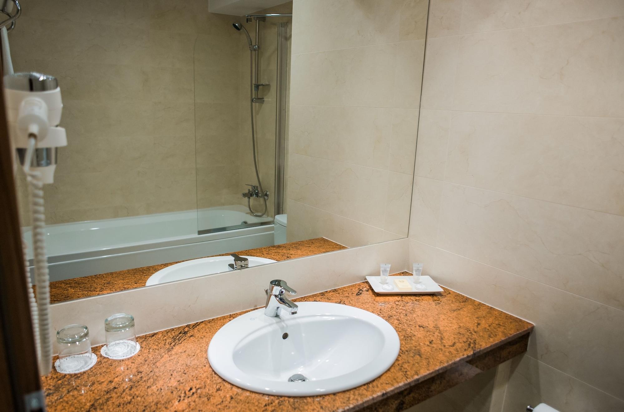 Hotel Arnia Iasi Luaran gambar